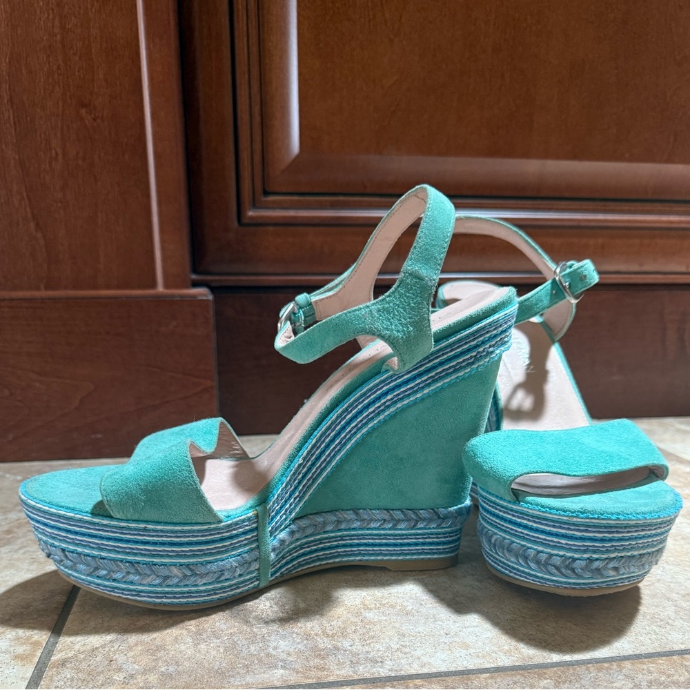Stuart Weitzman Island suede wedge sandals - Size 9